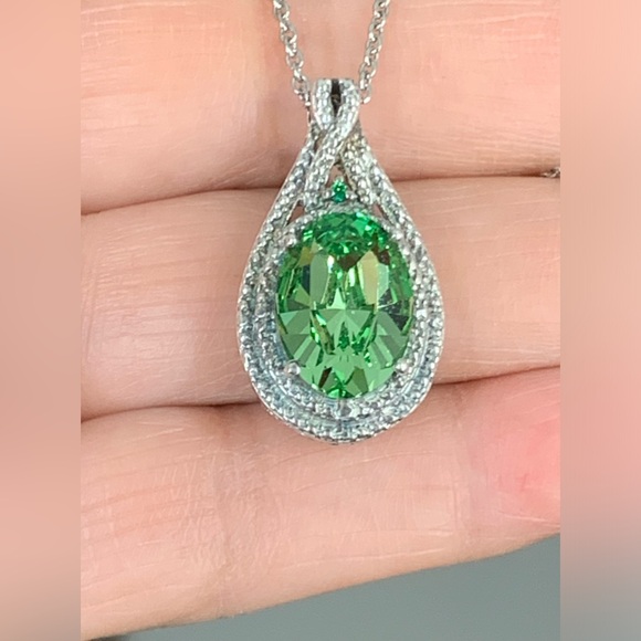 Signed STS 925 Sterling Silver Light Peridot Green Crystal Rhinestone Pendant - Picture 4 of 16